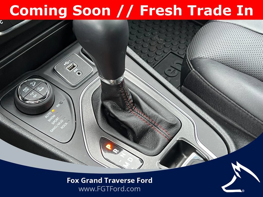 Used 2022 Jeep Cherokee Trailhawk w/ Premium Leather Package AWD/4WD image 28