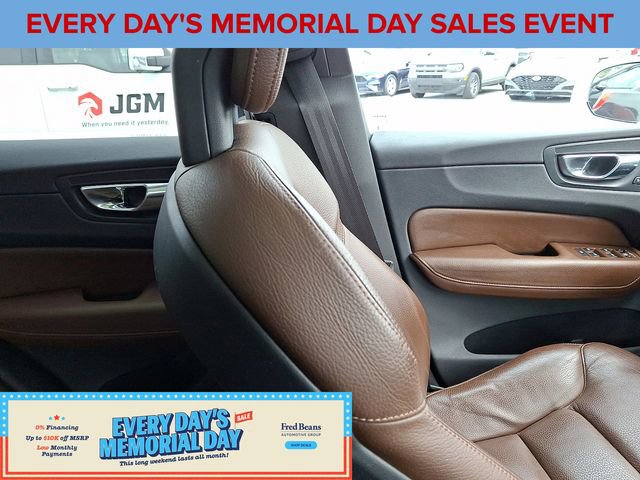 Used 2018 Volvo XC60 T6 Momentum w/ Advanced Package AWD/4WD image 13