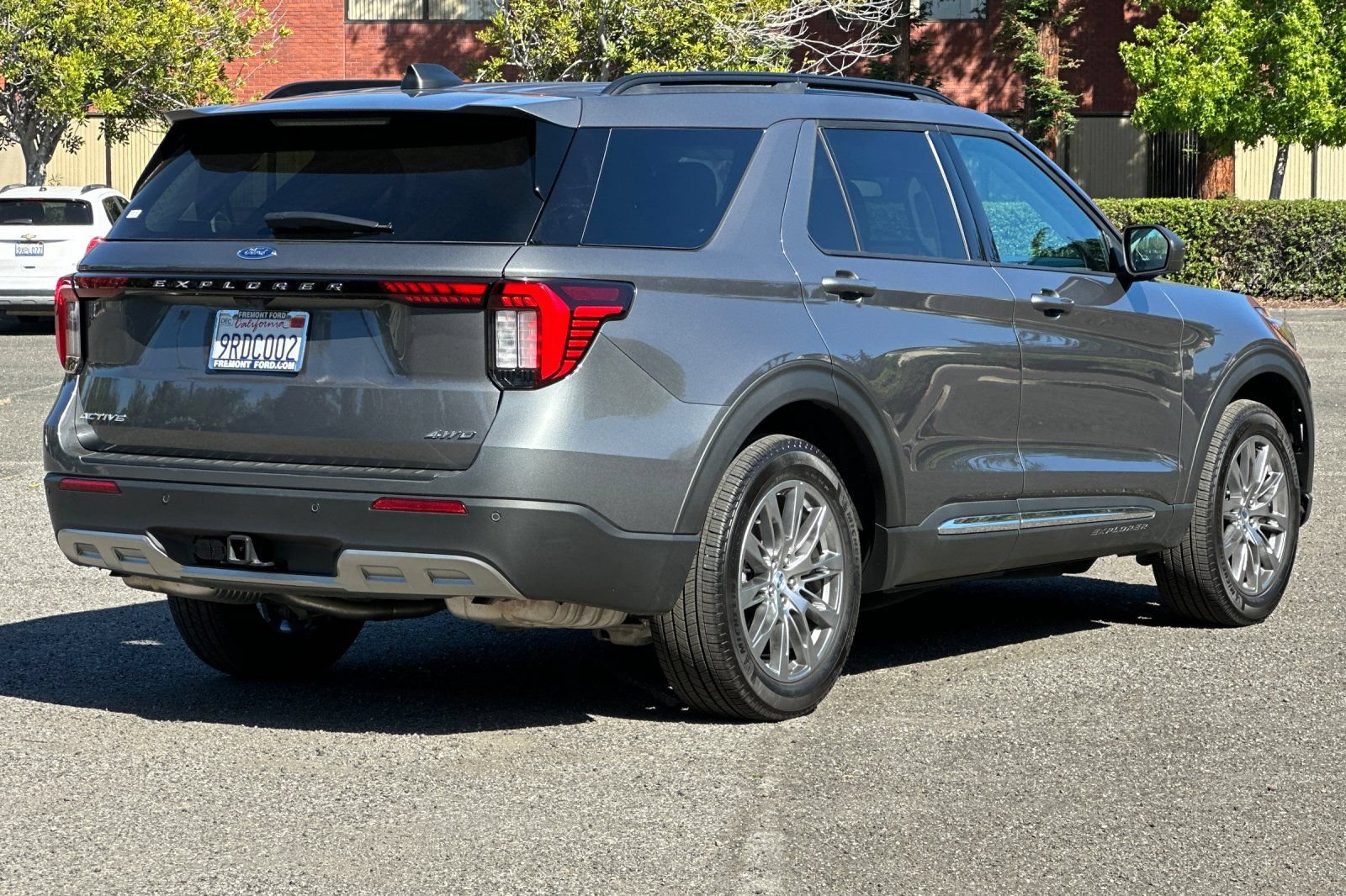 Certified 2025 Ford Explorer Active w/ Active Comfort Package AWD/4WD image 3