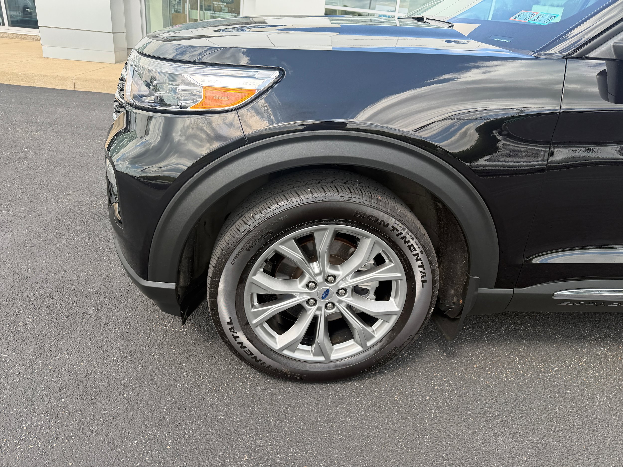 Certified 2021 Ford Explorer XLT w/ Equipment Group 202A AWD/4WD image 10
