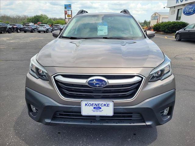 Used 2021 Subaru Outback Premium AWD/4WD image 3