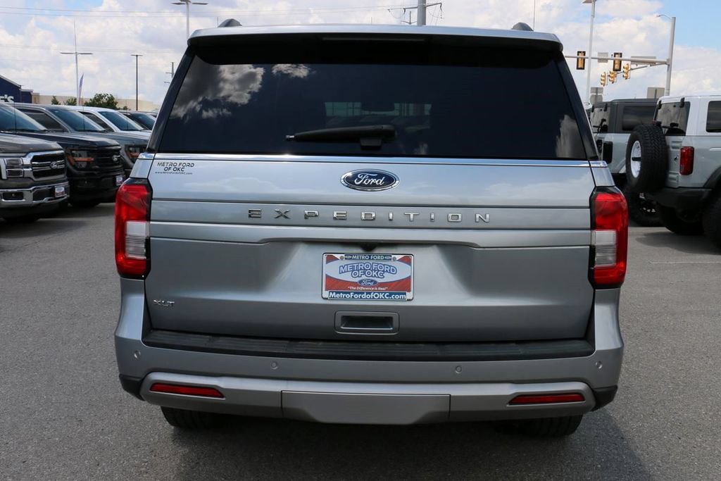 Certified 2022 Ford Expedition XLT RWD image 6