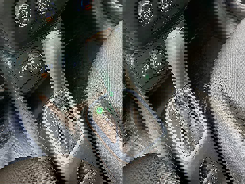 Used 2019 Jeep Renegade Sport image 18