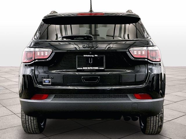 Used 2018 Jeep Compass Latitude w/ Popular Equipment Group AWD/4WD image 4
