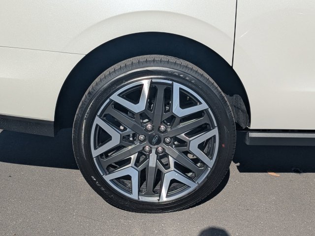Certified 2026 Ford Expedition Max Platinum w/ Platinum Ultimate Package AWD/4WD image 10