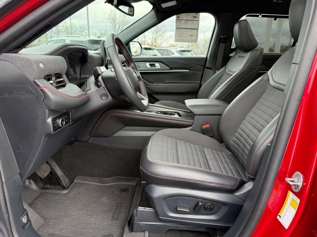 Certified 2025 Ford Explorer ST-Line w/ Premium Package AWD/4WD image 15
