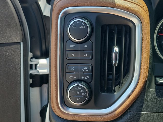 Used 2022 Chevrolet Silverado 3500 High Country w/ Technology Package AWD/4WD image 22