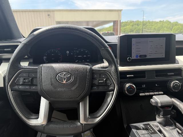 Used 2024 Toyota Tacoma TRD Off-Road AWD/4WD image 18