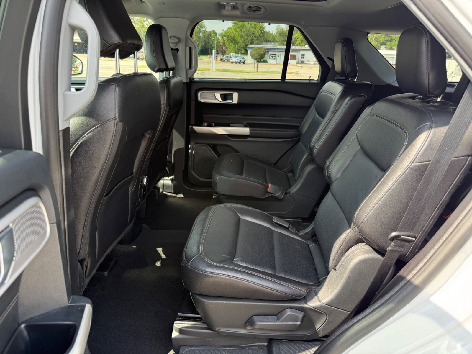 Certified 2021 Ford Explorer Limited w/ Hybrid Equipment Group 310A AWD/4WD image 22