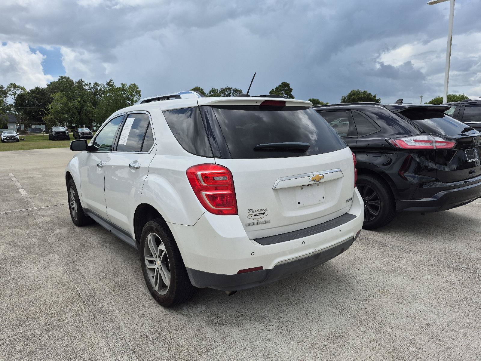 Used 2017 Chevrolet Equinox Premier w/ Enhanced Convenience Package FWD image 10