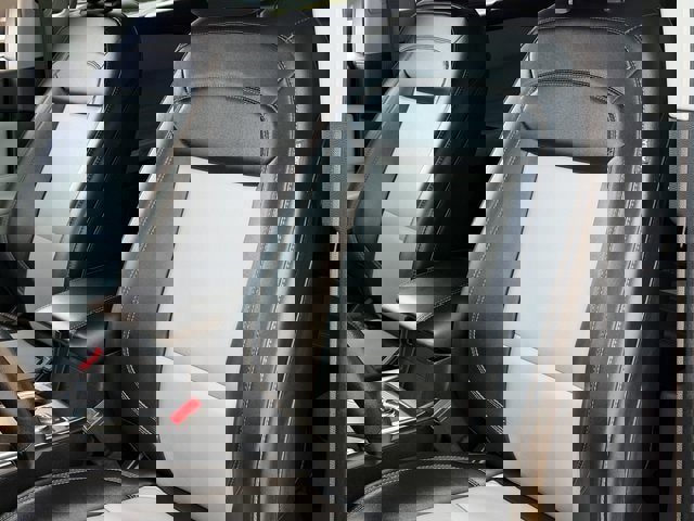 Certified 2022 Ford Explorer XLT w/ Equipment Group 202A image 13