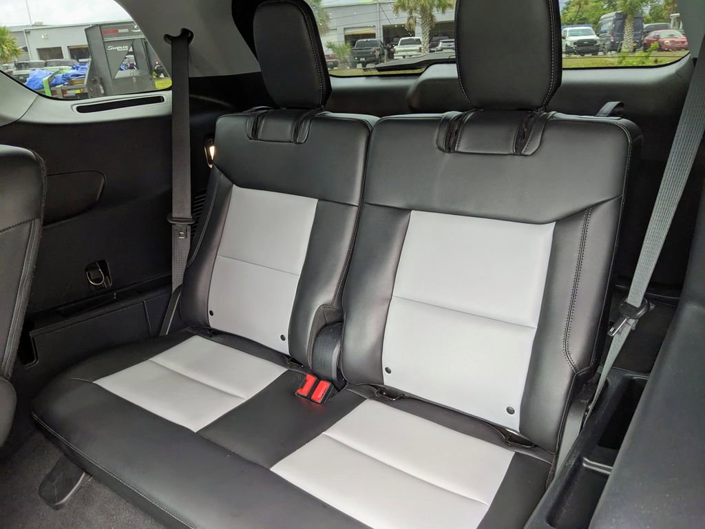 Certified 2022 Ford Explorer XLT w/ Equipment Group 202A image 20