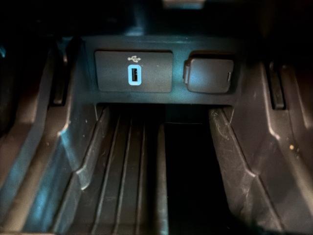 Certified 2017 Ford Explorer XLT w/ Equipment Group 202A image 27