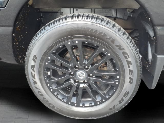 Used 2018 Nissan Titan SV w/ SV Convenience Package AWD/4WD image 9