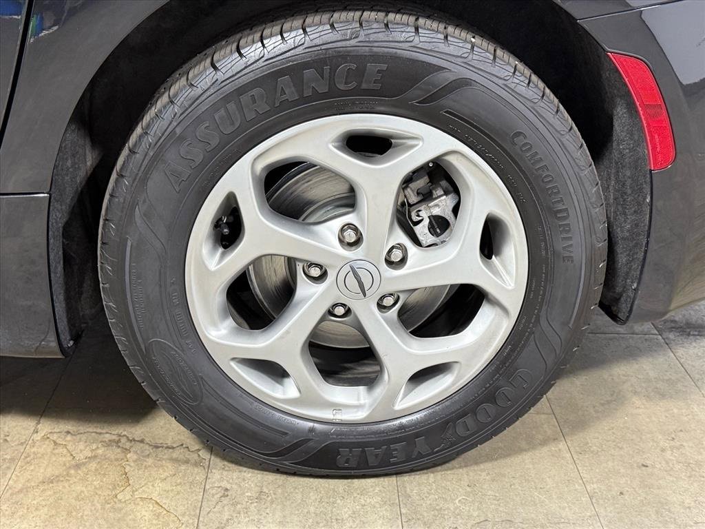 Used 2022 Chrysler Pacifica Limited image 15