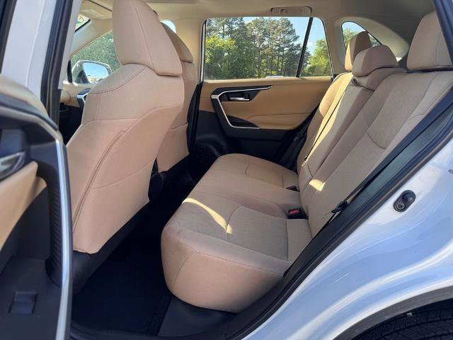 Used 2019 Toyota RAV4 XLE w/ Convenience Package FWD image 12