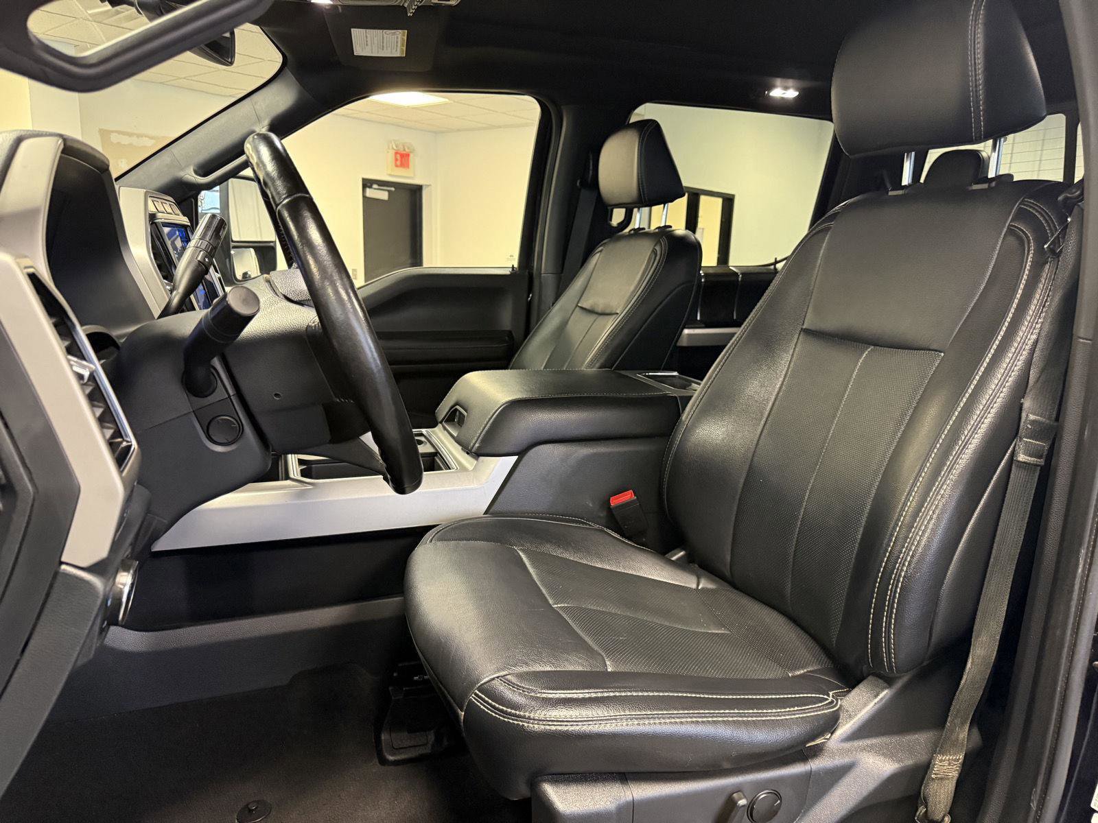 Certified 2022 Ford F450 Lariat w/ Lariat Ultimate Package image 19