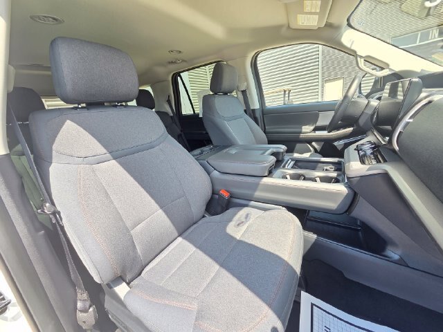 Certified 2025 Ford Expedition Active AWD/4WD image 23