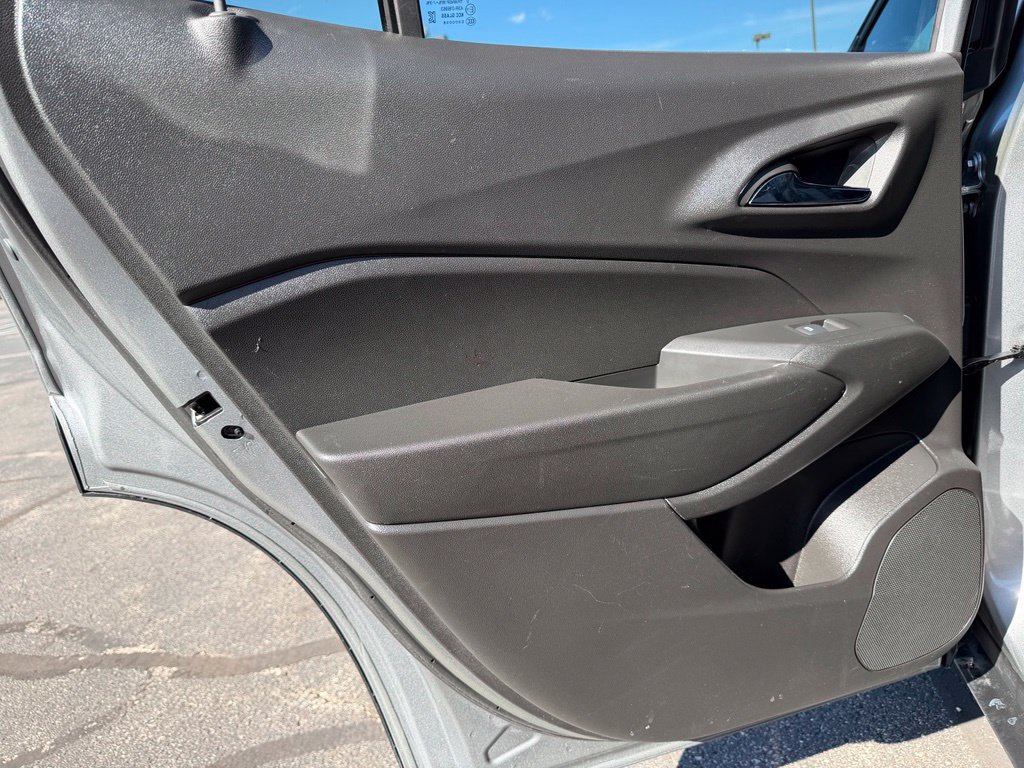 Used 2025 Chevrolet Trax RS FWD image 24
