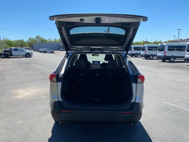Used 2022 Toyota RAV4 XLE AWD/4WD image 9
