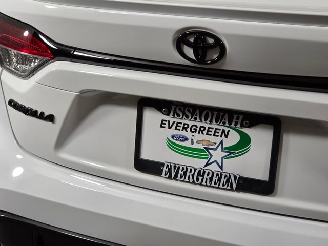 Used 2024 Toyota Corolla SE w/ SE Convenience Package FWD image 13
