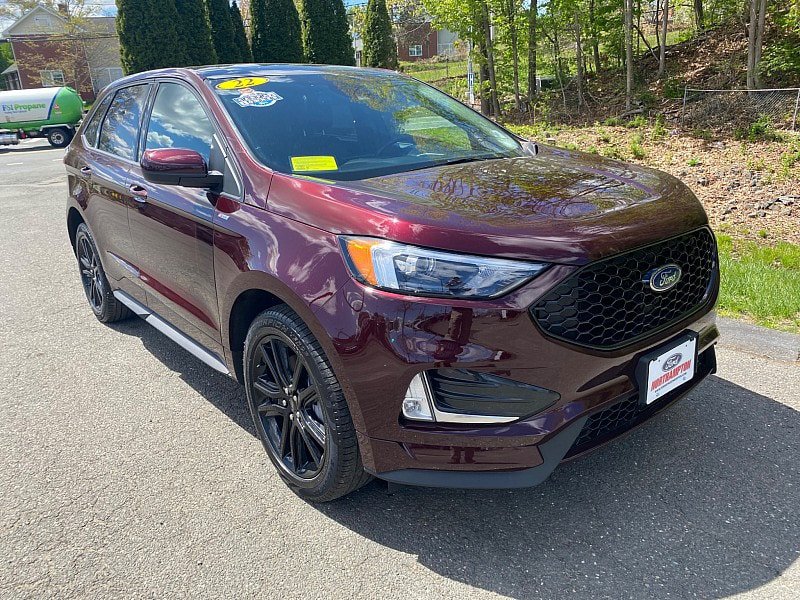 Certified 2022 Ford Edge ST-Line w/ Class II Trailer Tow Package AWD/4WD image 3