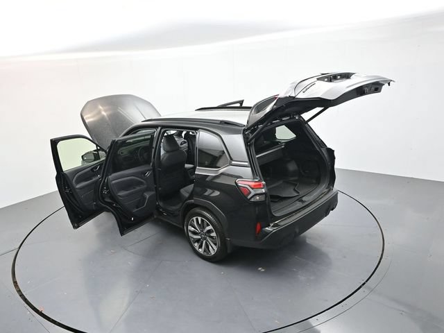 Used 2025 Subaru Forester Touring w/ Popular Package - Touring AWD/4WD image 30
