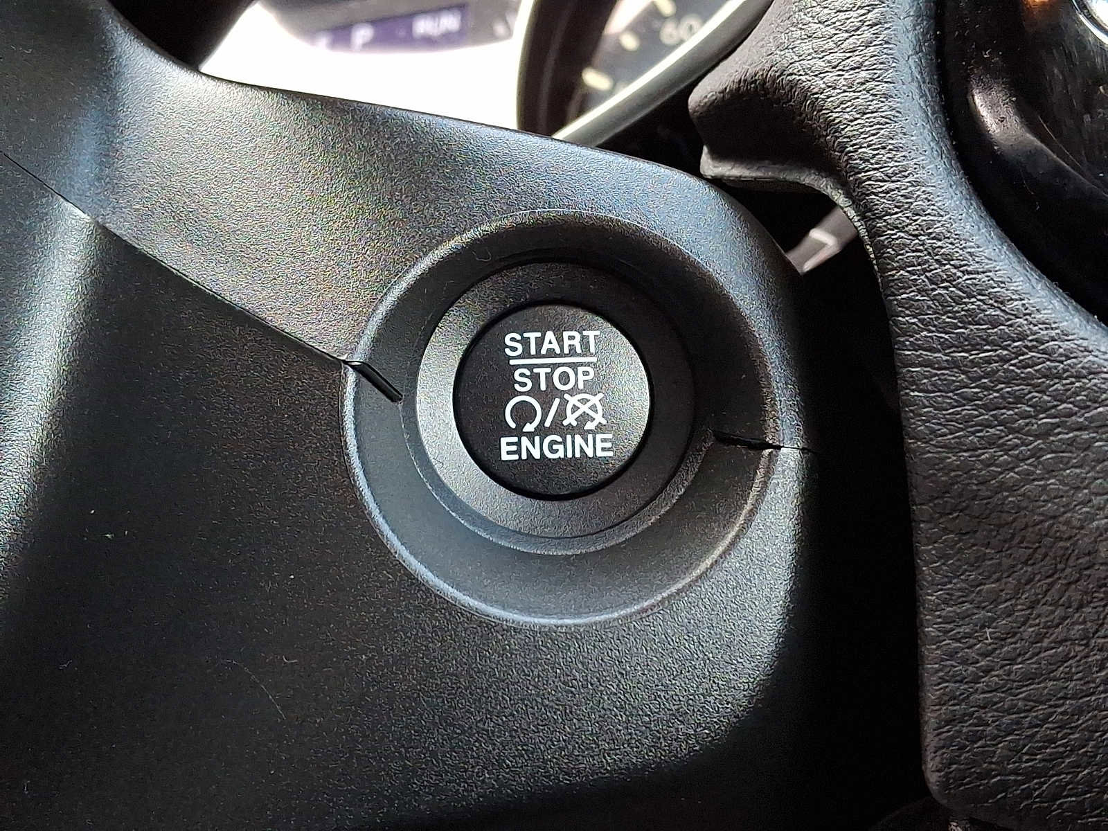 Used 2020 Jeep Compass Latitude AWD/4WD image 23