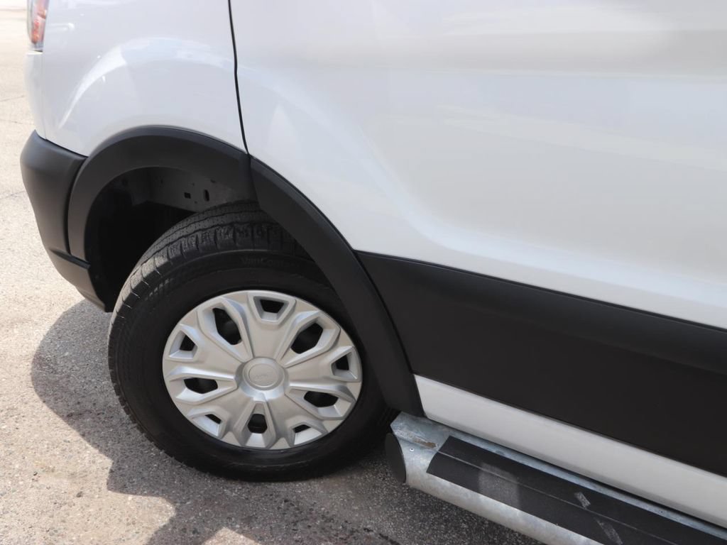 Certified 2025 Ford Transit 250 Low Roof w/ Exterior Upgrade Package RWD image 3