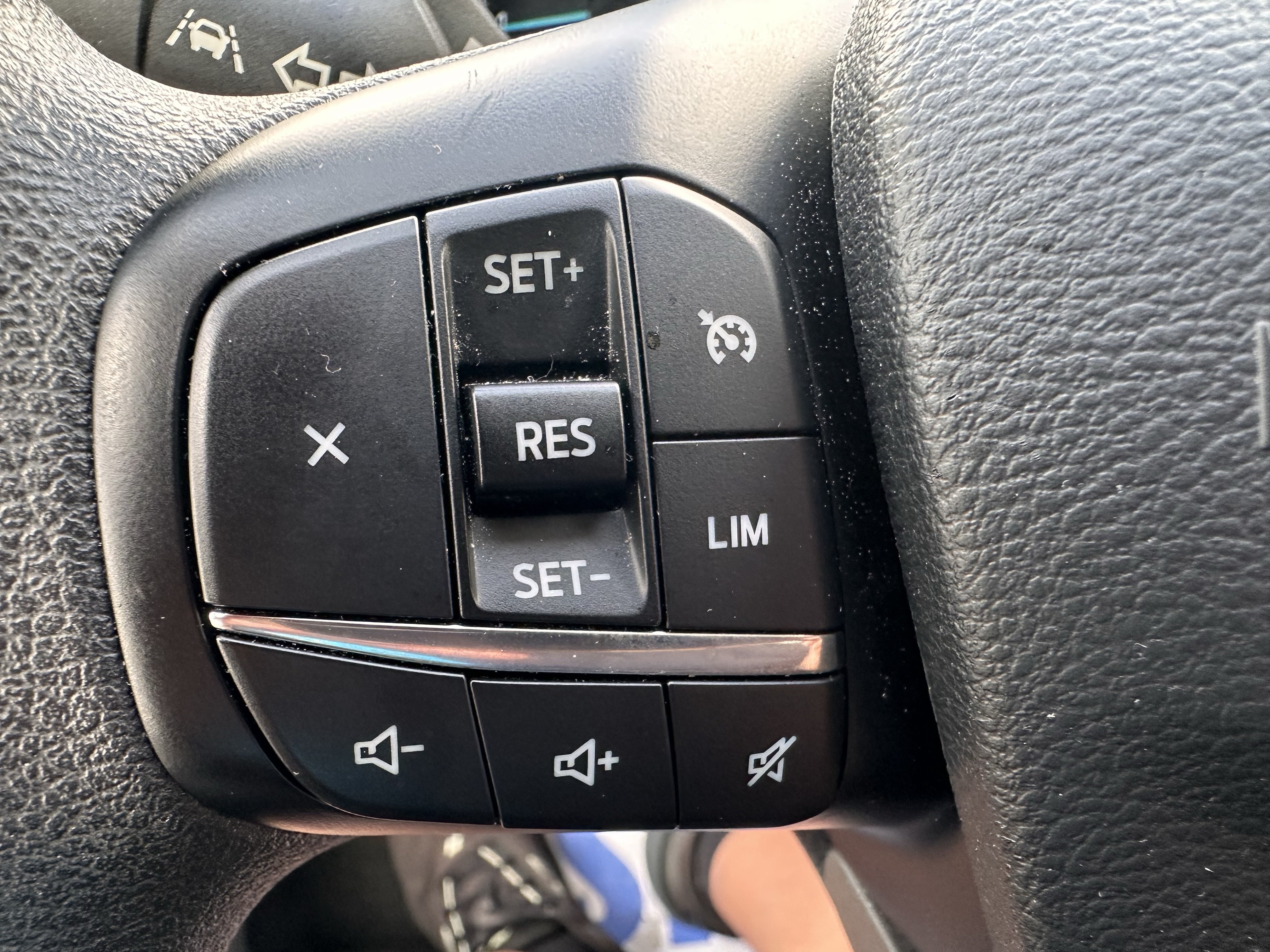 Certified 2025 Ford Transit 350 XLT RWD image 18