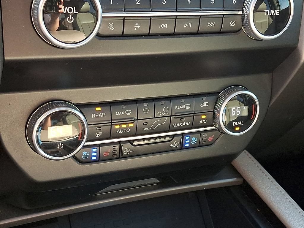 Certified 2021 Ford Expedition XLT RWD image 16