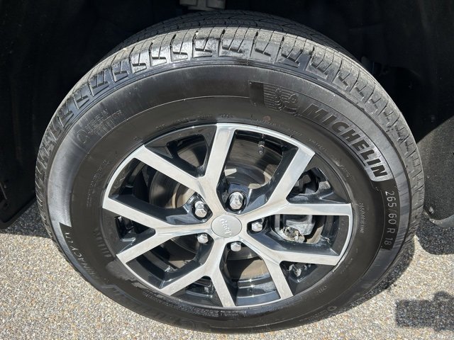 Used 2024 Jeep Grand Cherokee L Limited w/ Luxury Tech Group II image 11