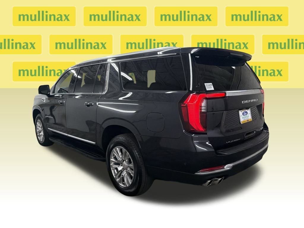 Used 2025 GMC Yukon XL Denali image 10