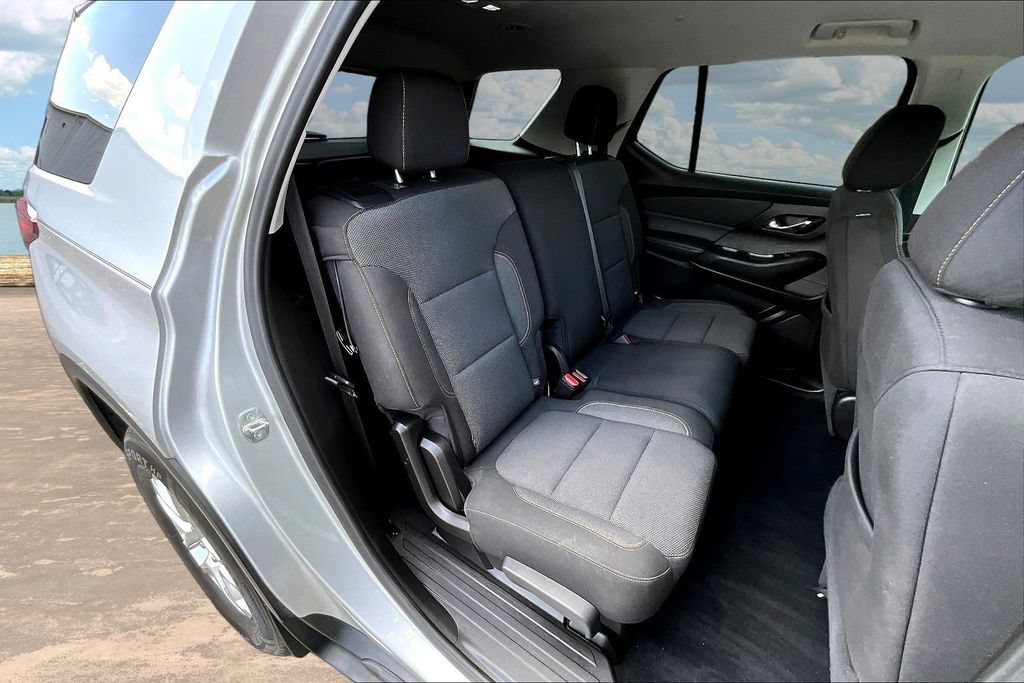 Used 2021 Chevrolet Traverse LS FWD image 27