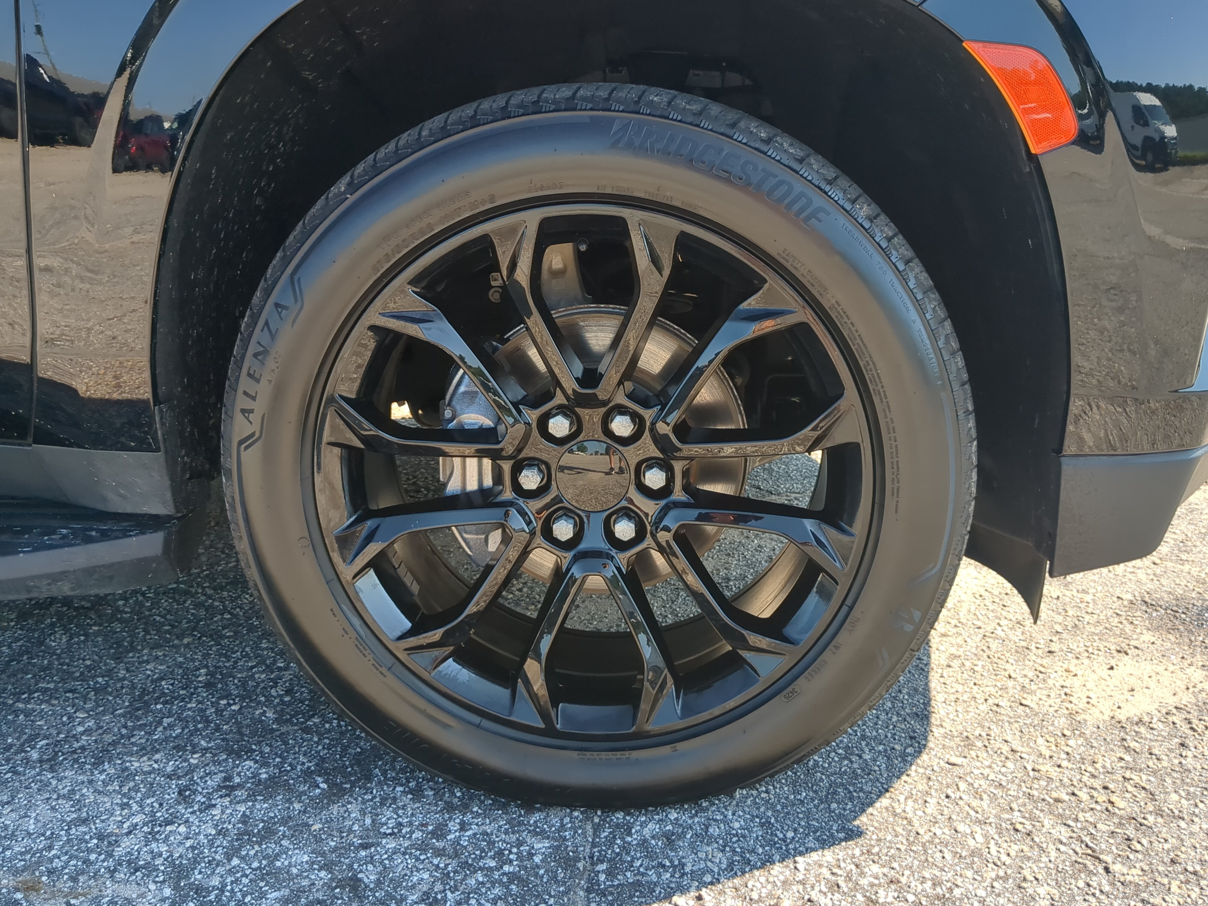 Used 2022 Chevrolet Tahoe RST w/ Luxury Package RWD image 9
