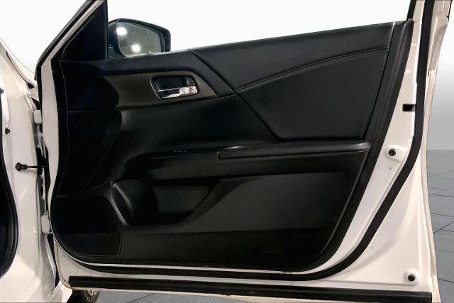 Used 2017 Honda Accord Sport image 23