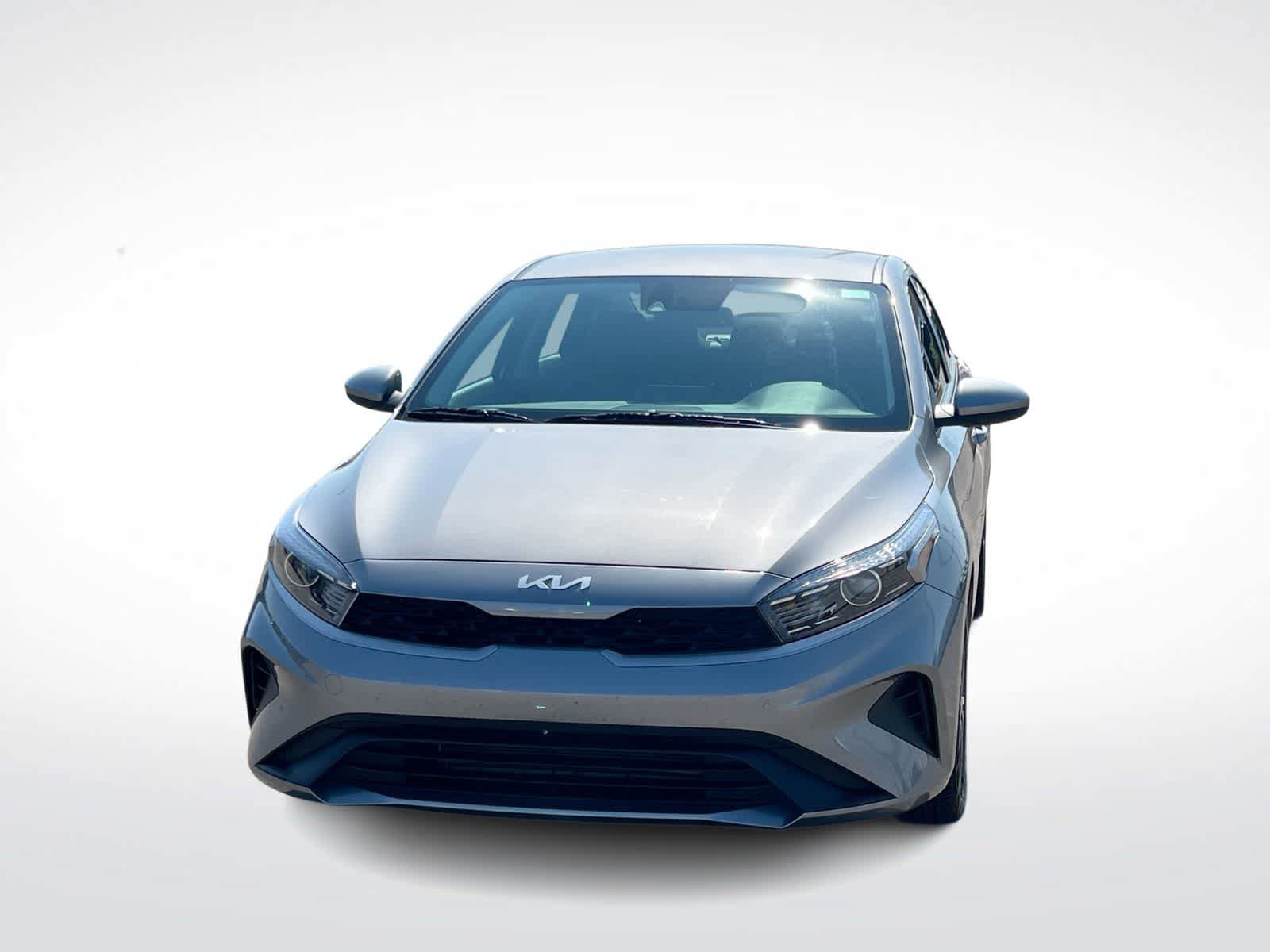 Used 2023 Kia Forte LXS FWD image 3