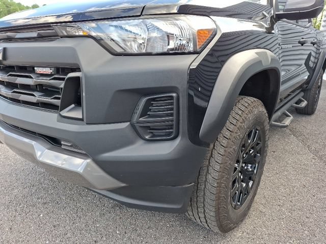 Used 2025 Chevrolet Colorado Trail Boss AWD/4WD image 9