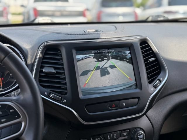 Used 2022 Jeep Cherokee Latitude Lux w/ Sun & Sound Group AWD/4WD video 3