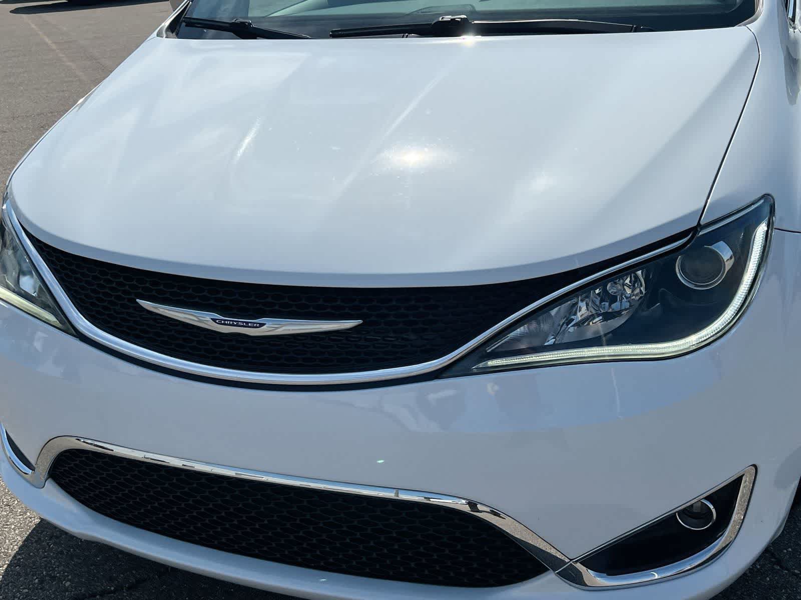 Used 2020 Chrysler Pacifica Limited FWD image 11