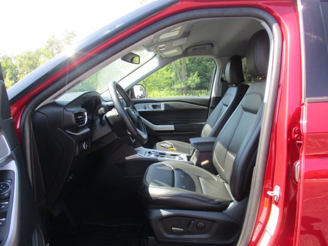 Certified 2024 Ford Explorer XLT w/ Equipment Group 202A AWD/4WD image 28
