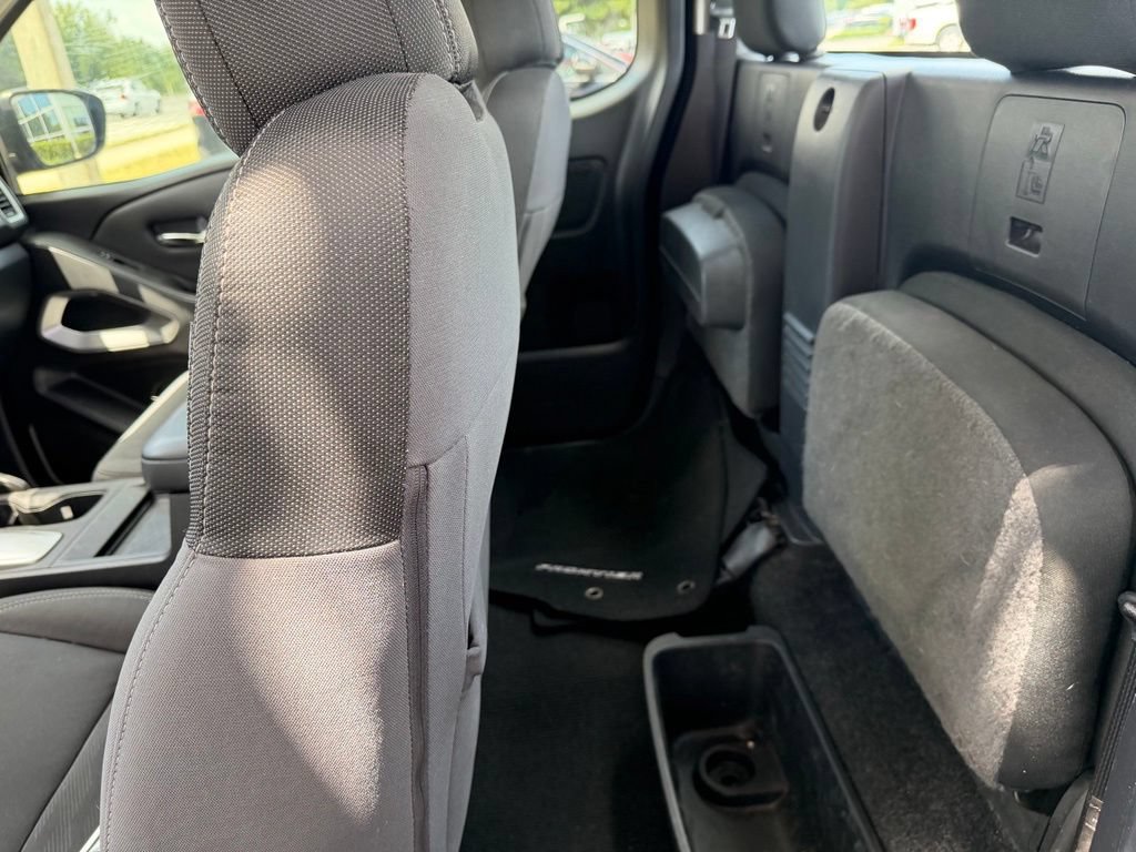 Used 2022 Nissan Frontier SV RWD image 11