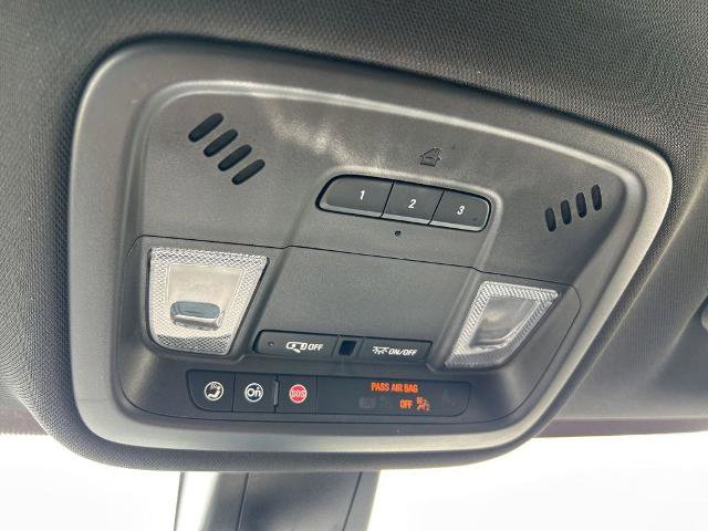 Used 2022 Chevrolet Traverse LT FWD image 40