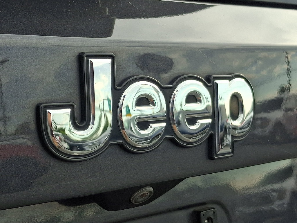 Used 2023 Jeep Renegade Latitude w/ Premium Group AWD/4WD image 30