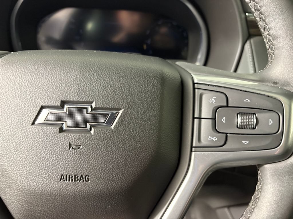 Used 2023 Chevrolet Tahoe Z71 w/ Luxury Package AWD/4WD image 23