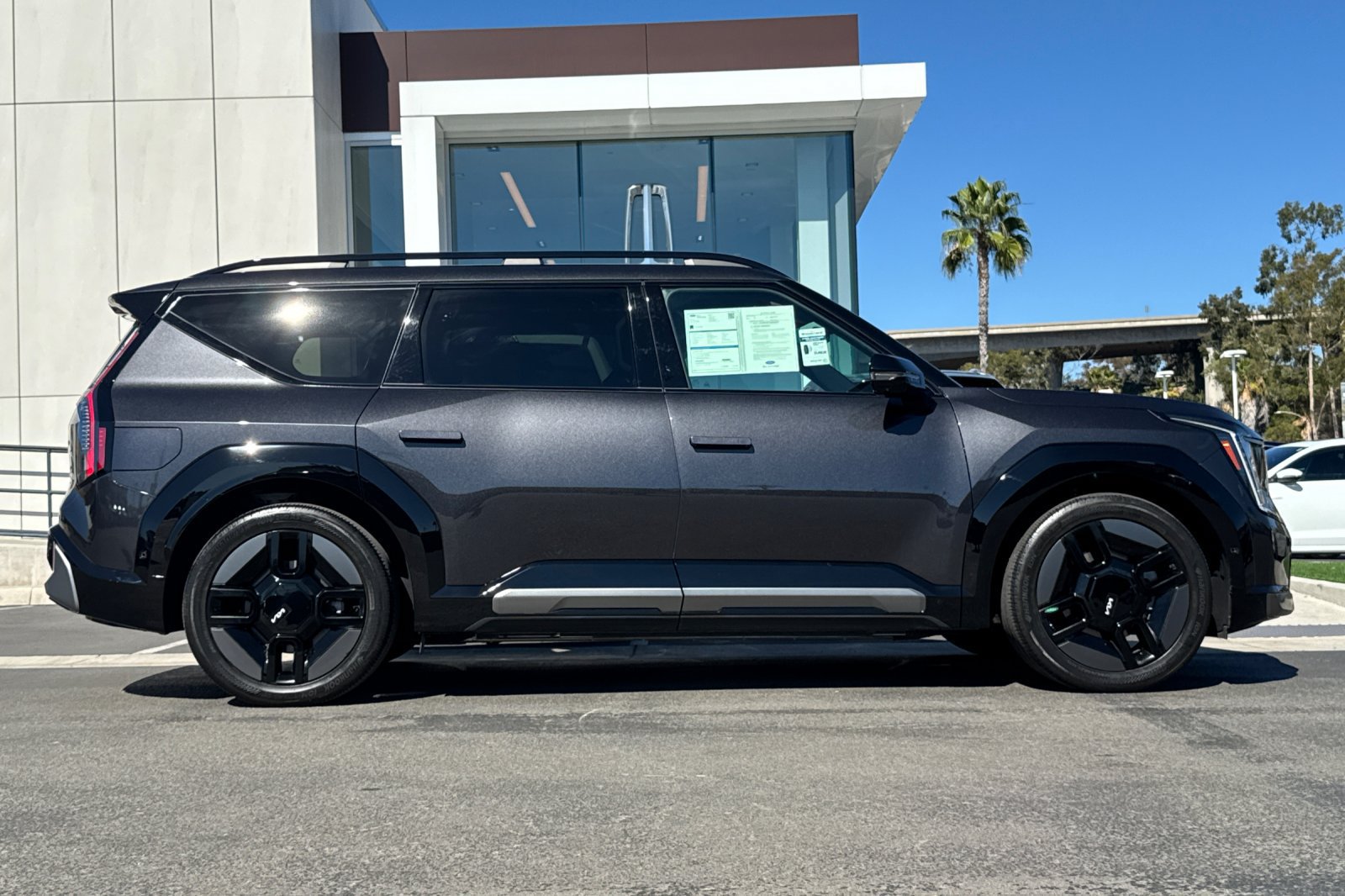 Used 2024 Kia EV9 GT-Line AWD/4WD image 2