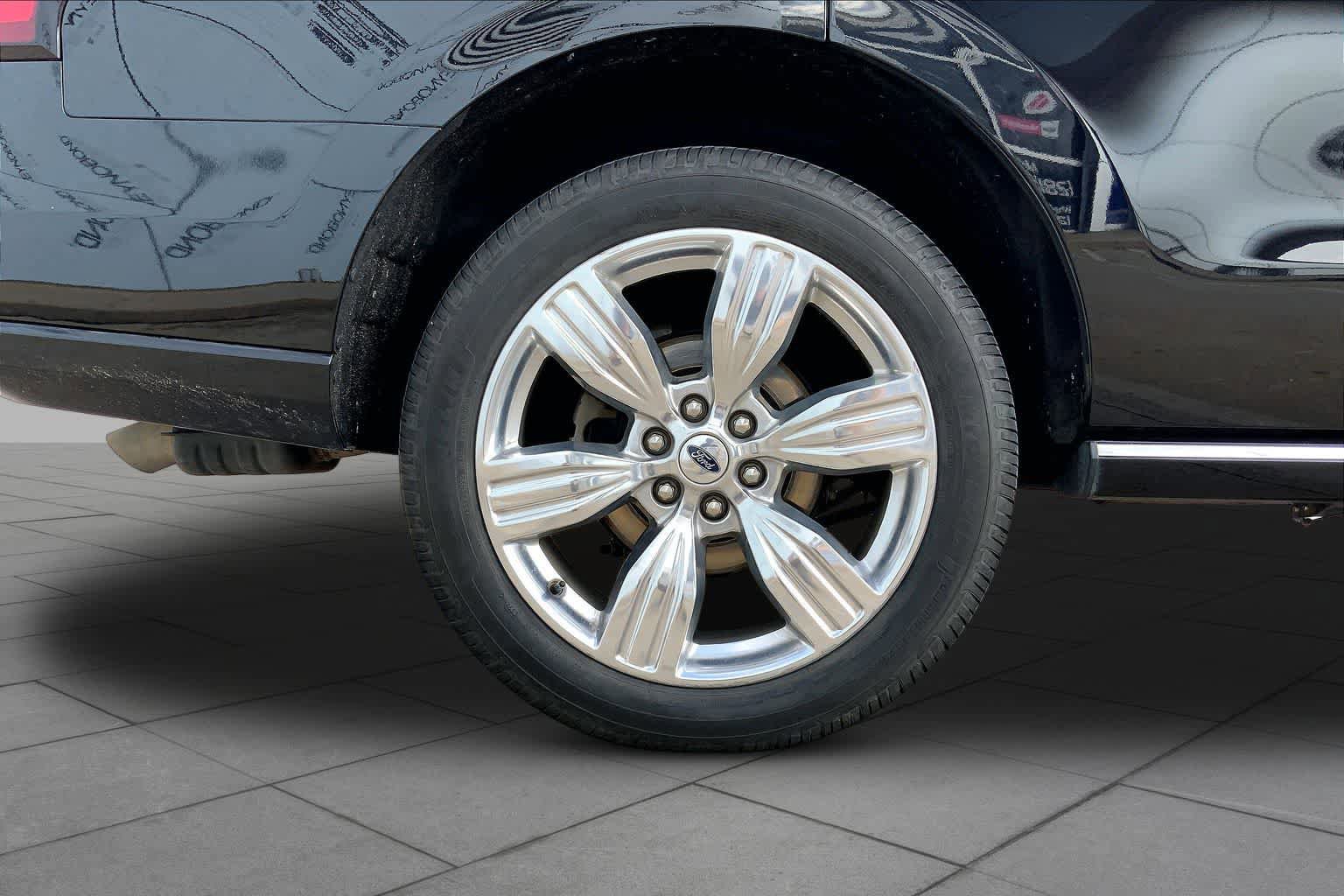Certified 2023 Ford Expedition Platinum AWD/4WD image 11