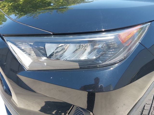 Used 2021 Toyota RAV4 LE AWD/4WD image 29