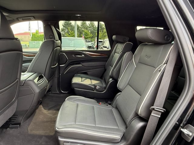 Used 2024 Cadillac Escalade Premium Luxury w/ LPO, Floor Liner Package AWD/4WD image 10