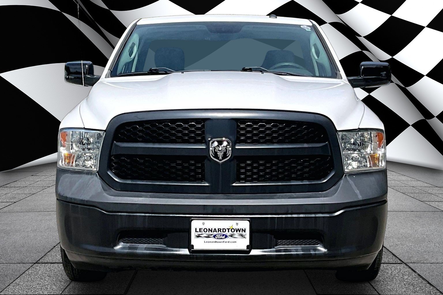 Used 2018 RAM 1500 Express RWD image 3